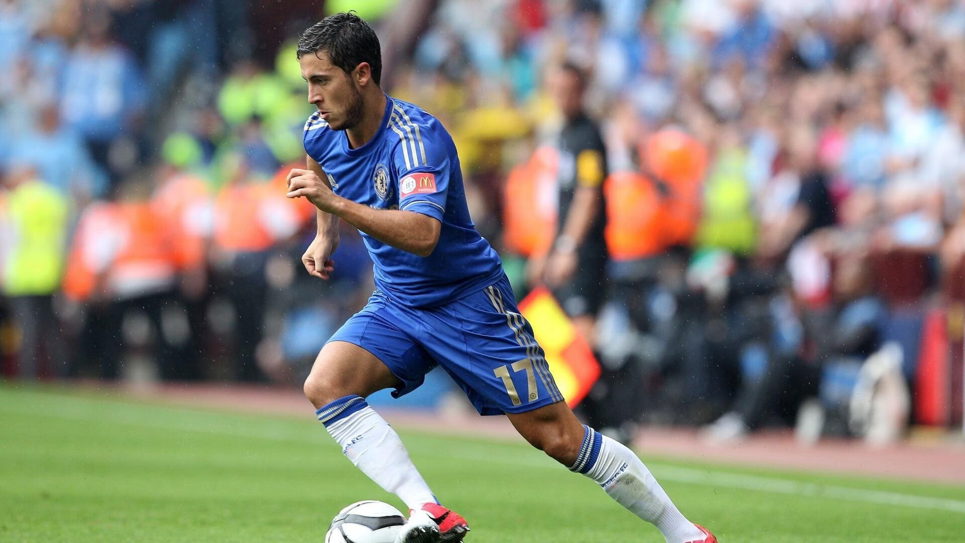 体育新闻中心深度评论专稿，关于体育的新闻评论